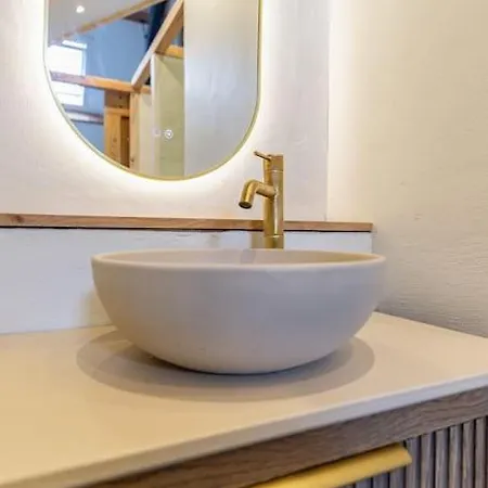 Holiday home Luxe In Dijkboerderij Zuid-Beijerland