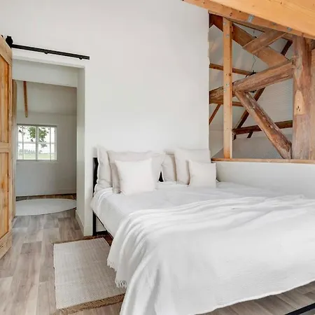 Luxe In Dijkboerderij Holiday home *