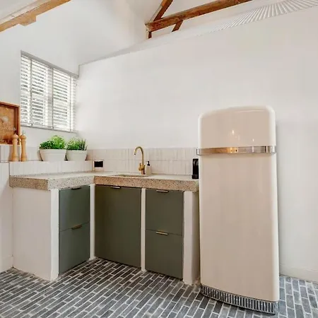 Luxe In Dijkboerderij Zuid-Beijerland