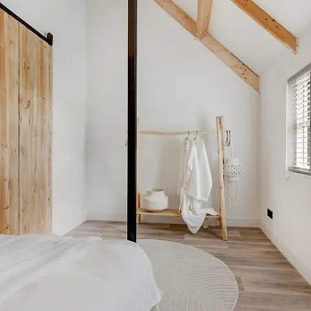 Luxe In Dijkboerderij